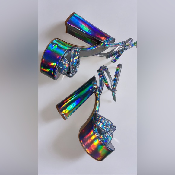 INCREDIBLE IRIDESCENT PUMPS - Picture 3 of 4